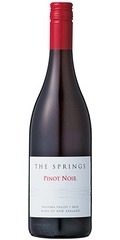 サザン・バンダリー・ワインズ<br>ザ・スプリングス　ピノ・ノワール<br>若々しい果実味が前に出たスタイルのニュージーランド産ピノ・ノワール。レッドベリーやチェリーのフレーバーを持ち、エレガントでしなやかなタンニンが魅力の上質な赤ワインです。