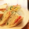 『岡山珈琲館 PLUS』でボリューム満点サンドイッチランチ【西川原エリア】