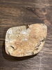 お水の中に岩のような模様「天然石で作るアクセサリー教室　パワーストーンのご予約はお早めに^_^自然療法サロン　とにかく癒されたい、ストレス発散、自律神経を整えたい方はご相談ください」
