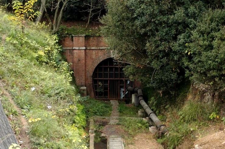 星越トンネル（住友金属鉱山鉄道）