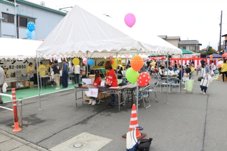 心配された雨にも降られず。感謝祭スタートです♪