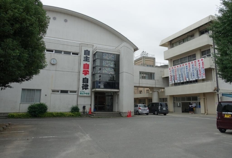 松戸市立第四中学校　校舎