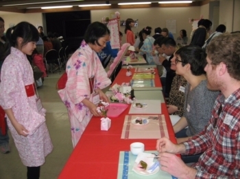 ≪さくらもちカフェ≫　英語でおもてなしをします。