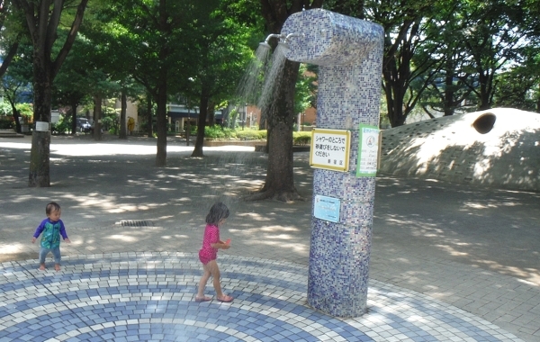 新宿区で水遊びができる公園2023