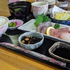 【西条市：三津屋南】居酒屋さくらさんで瀬戸内海の魚を存分に使った刺身定食を頂きました！