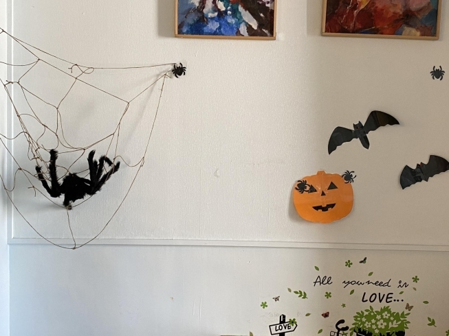 デッカ蜘蛛がいた「ハロウィン仮装パーティー」