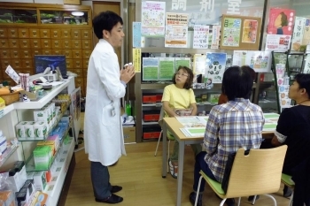管理薬剤師で店主の横尾さんのご挨拶からスタートです。