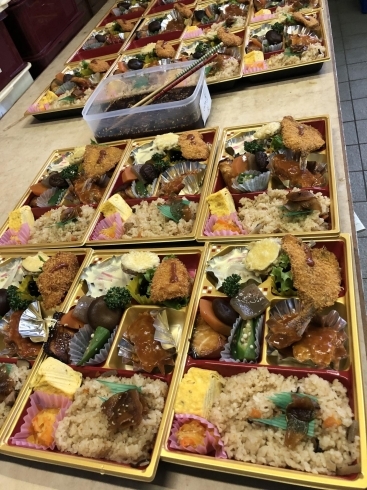 お弁当。会議での。「3月…」