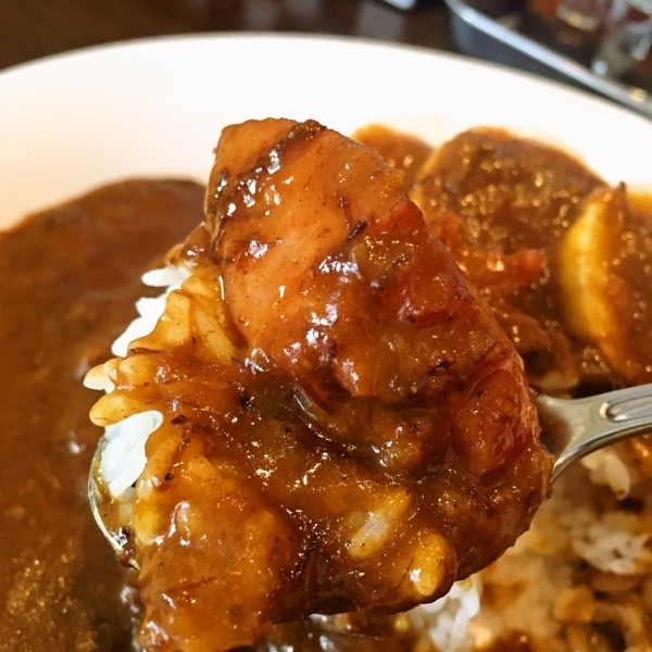 旨味のつまったこだわりのカレーがここに！