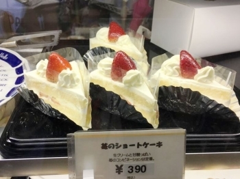 希少糖入り苺のショートケーキも新商品で販売中。