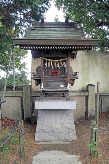 【末社・おきた姫神社】<br>人柱となって自ら命を捧げたおキタをお祀りする