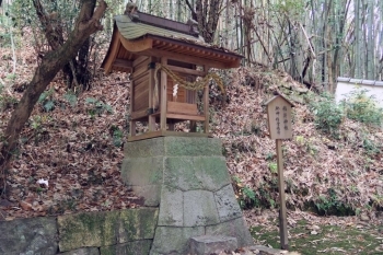 【境内社】<br>稲荷神社