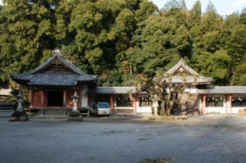 長仙寺　金堂と護摩堂