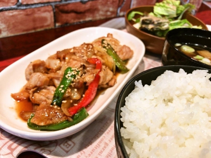 日替わりランチ　しょうが焼き定食　７００円