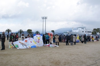 開会式<br>空はどんより