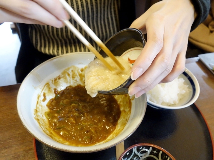 とろろを混ぜました♪女性でも食べきれる量だと思います