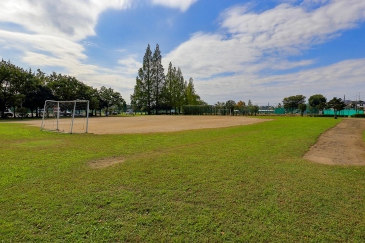 サッカーゴールが常設されている多目的広場