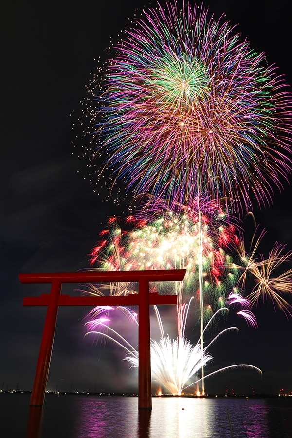 超ド迫力 フィナーレを飾る尺玉108連発 第41回 鹿嶋市花火大会 夜空を彩る水郷花火大会 利根川 霞ヶ浦 まいぷれ 鹿嶋市 超ド迫力 フィナーレを飾る尺玉108連発 第41回 鹿嶋市花火大会 夜空を彩る水郷花火大会 利根川 霞ヶ浦 まいぷれ 鹿嶋市