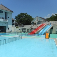 屋内プールで一年中泳げるよ♪京都市民の憩いの場「伏見港公園」