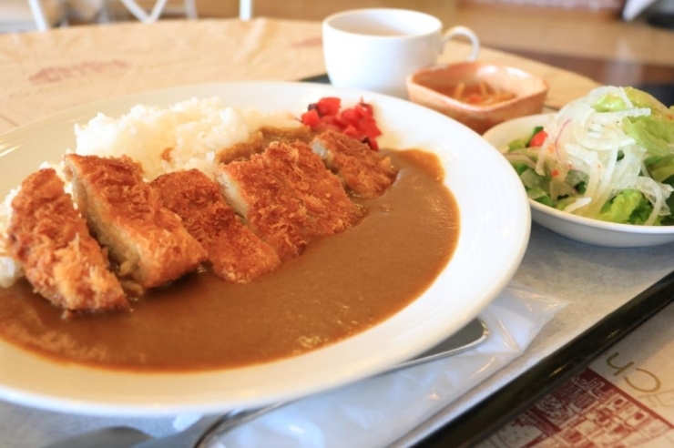 BIGロースカツカレー　800円