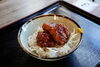「出汁が決め手！お蕎麦屋さんの特製「ソースカツ丼」は食べ続けても飽きない自慢の味！ミニセットも大人気」