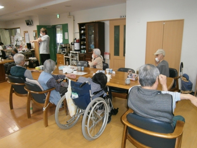 「いろいろな記念日　　交野市　デイサービス　老人ホーム　小林診療所　」