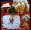 「明日の日替り弁当は鮭のサラダ焼き」