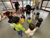 リズム遊びの様子「ひなたぼっ子保育園のクリスマス会♪」