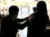 片足を上げた状態で肩を押しながら測定いたします「光は心にも届いていました。あなたの脳がリラックス！心と身体のバランスがＵＰする《フィジカルサポートカラー》体験会モニター募集のご案内。かわいいメガネ、似合うメガネ、探しに来てください！JR青梅線羽村駅東口徒歩約3分〈ユニオンメガネ〉」