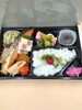 「折詰め　お弁当　オードブル　♪」
