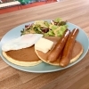 ソーセージエッグパンケーキ