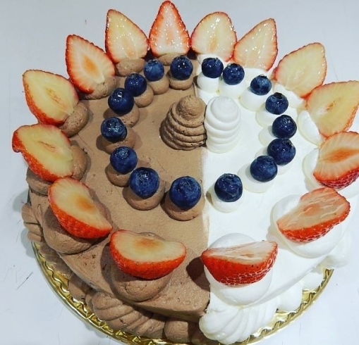 「ハーフ＆ハーフ」デコレーションケーキ「大切な人へのお誕生ケーキ！　【京阪牧野駅から徒歩4分】」