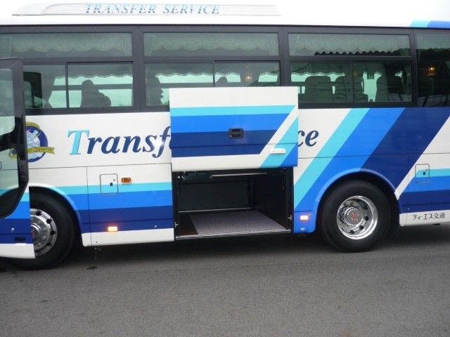 トランク完備「～バスのご紹介・中型バス～」