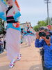 お祭りの賑わいを写真に収める「あま市・蓮華寺で「二十五菩薩供養」開催　祈りと舞が響く春の一日」