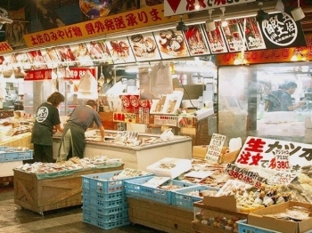 ひろめ市場店「土佐黒潮水産 黒潮ひろば」