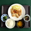 いろむすび定食（肉メイン）
