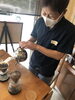 そしてドリッパーにお湯を注ぎます「『焙煎体験』コーヒーと雑貨 UNO」