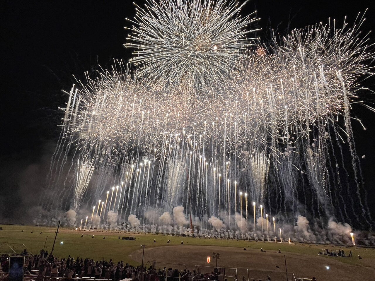 第57回「葛飾納涼花火大会」過去最多の約20,000発の花火が夜空に 第57回「葛飾納涼花火大会」過去最多の約20,000発の花火が夜空に