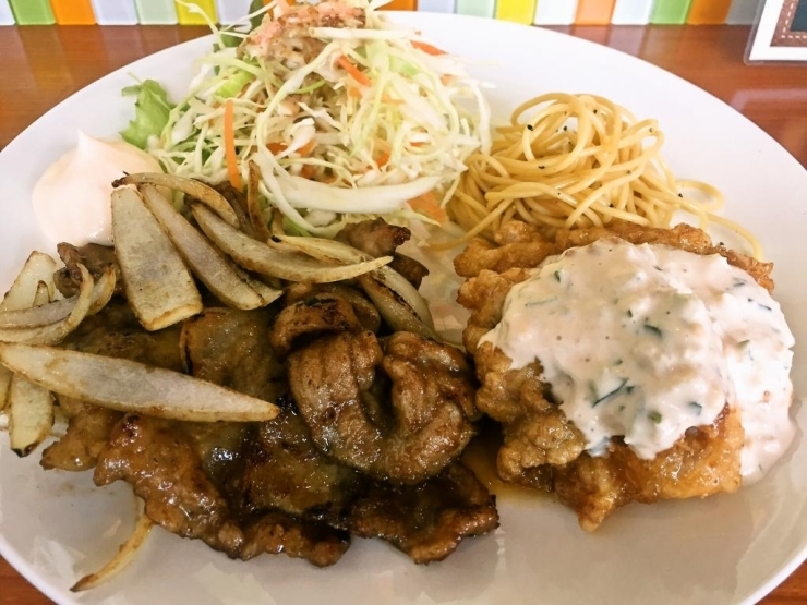 生姜焼きとチキン南蛮のゴールデンコンビネーション