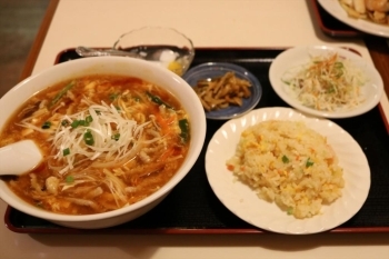 サンラタン麺+半チャーハン840円（税別）