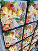 こちらも、二段箱膳の上段です。「七五三も、終盤に、早めの忘年会は　あがわで。」