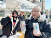 「晴天の中☀️かめありハレの日～春のまちフェス～開催中❗️こち亀記念館開館1周年を記念した特別ステージやノベルティをゲットできる楽しいイベント＆キッチンカー🚚B-Directionさんのグッズ販売など✨［3月22日（日）～16時・宮前通り］」