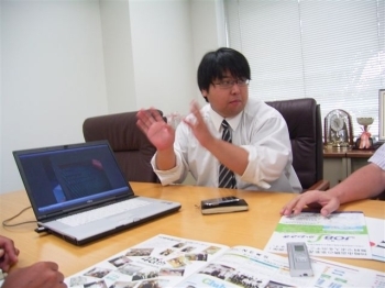 開発チームのリーダー新井和義さんが丁寧に説明してくれました