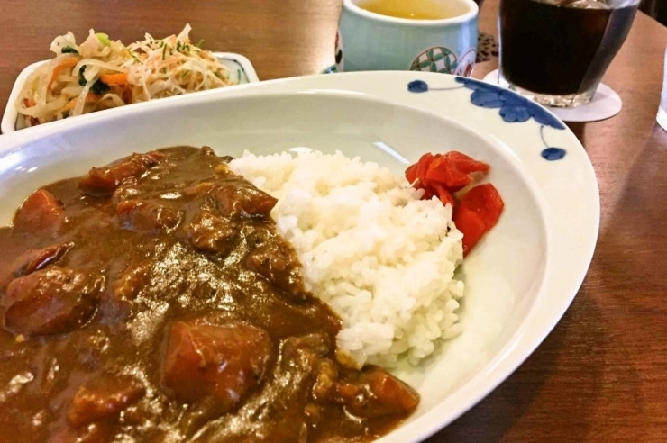 数量限定　牛すじカレーセット960円（税込）