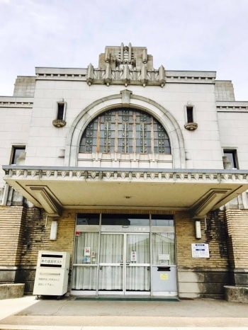 加古川図書館正面