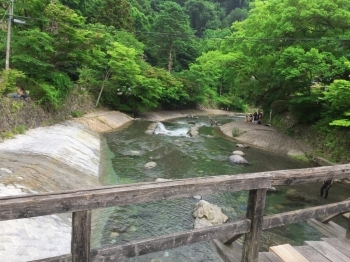 景色は最高、川の音と景色が気持ちいい！！