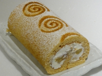 横溝シェフ手作りのキャラメルバナナのロールケーキ