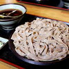 『更科本店』温かいつけ汁で食べる平打ちのそば【甲府市宝】