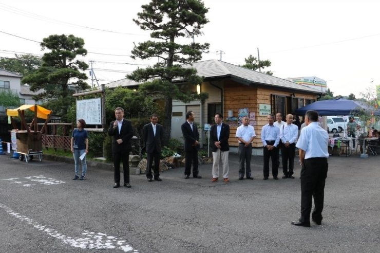 裾野市長、観光協会会長、実行委員の皆さんの挨拶