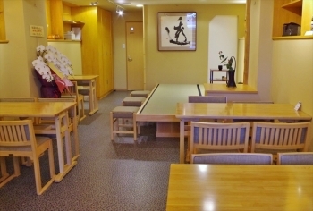 奥の畳敷きの和室がレンタルスペース